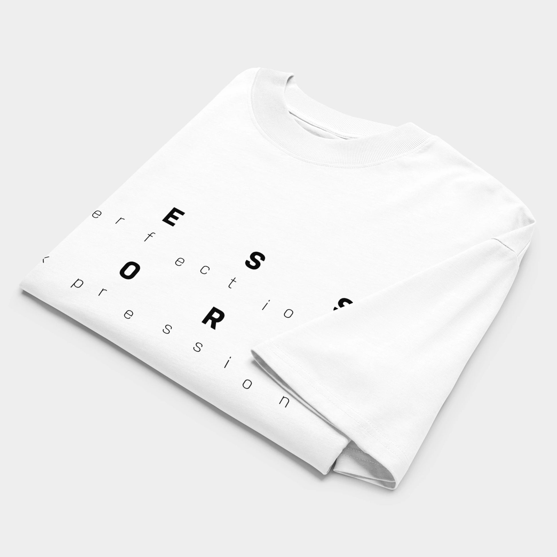 Biały T-shirt oversize „LESS perfection MORE expression”